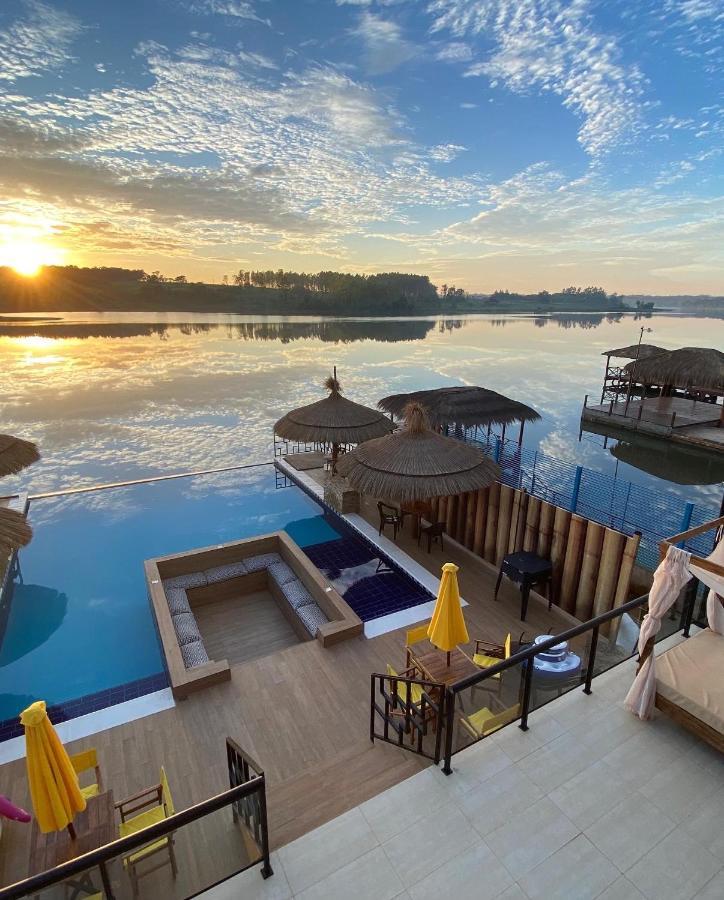 Hôtel Cabana Costa Azul à Ciudad del Este Extérieur photo